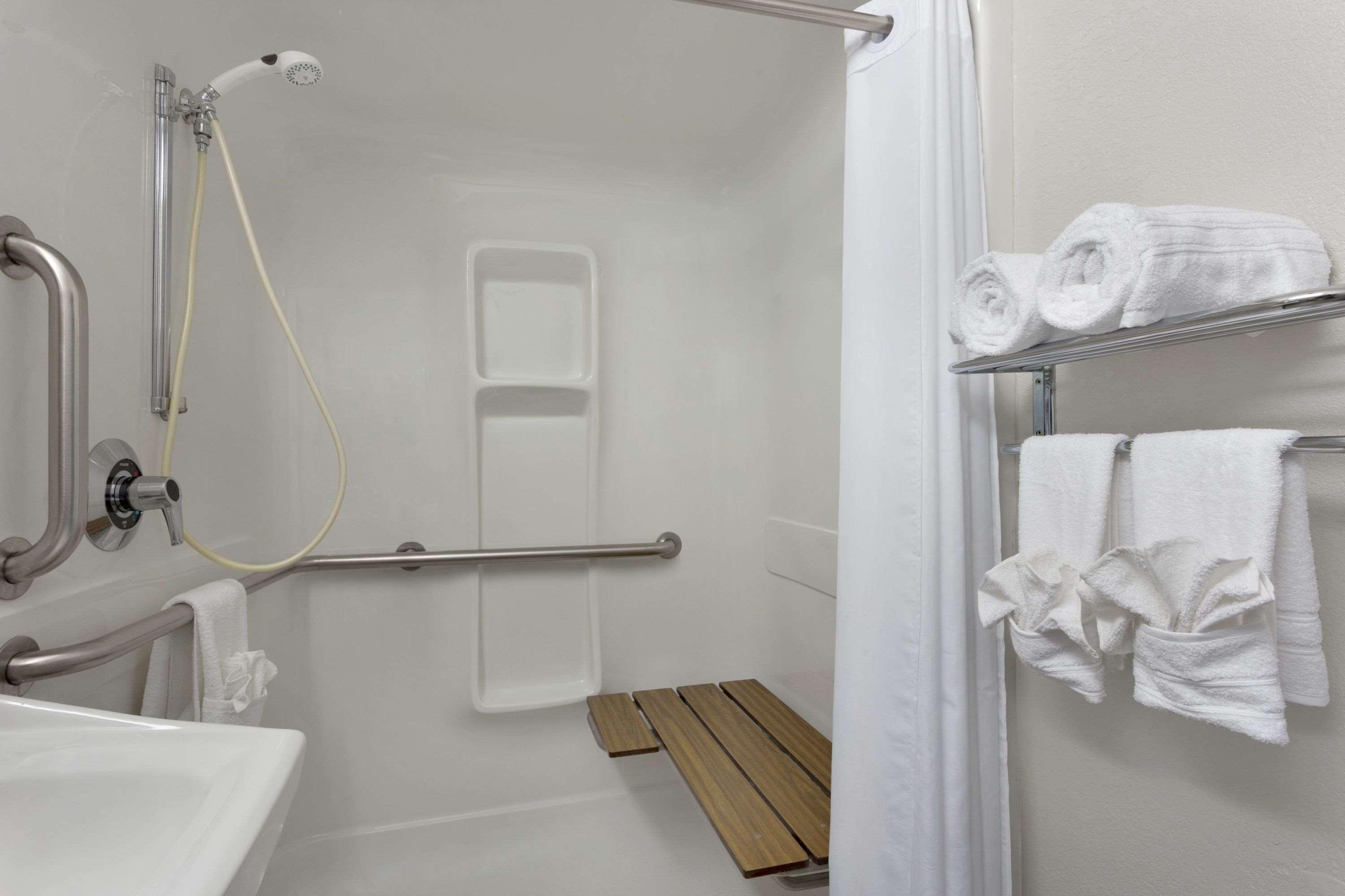 Microtel Inn By Wyndham Louisville East Εξωτερικό φωτογραφία