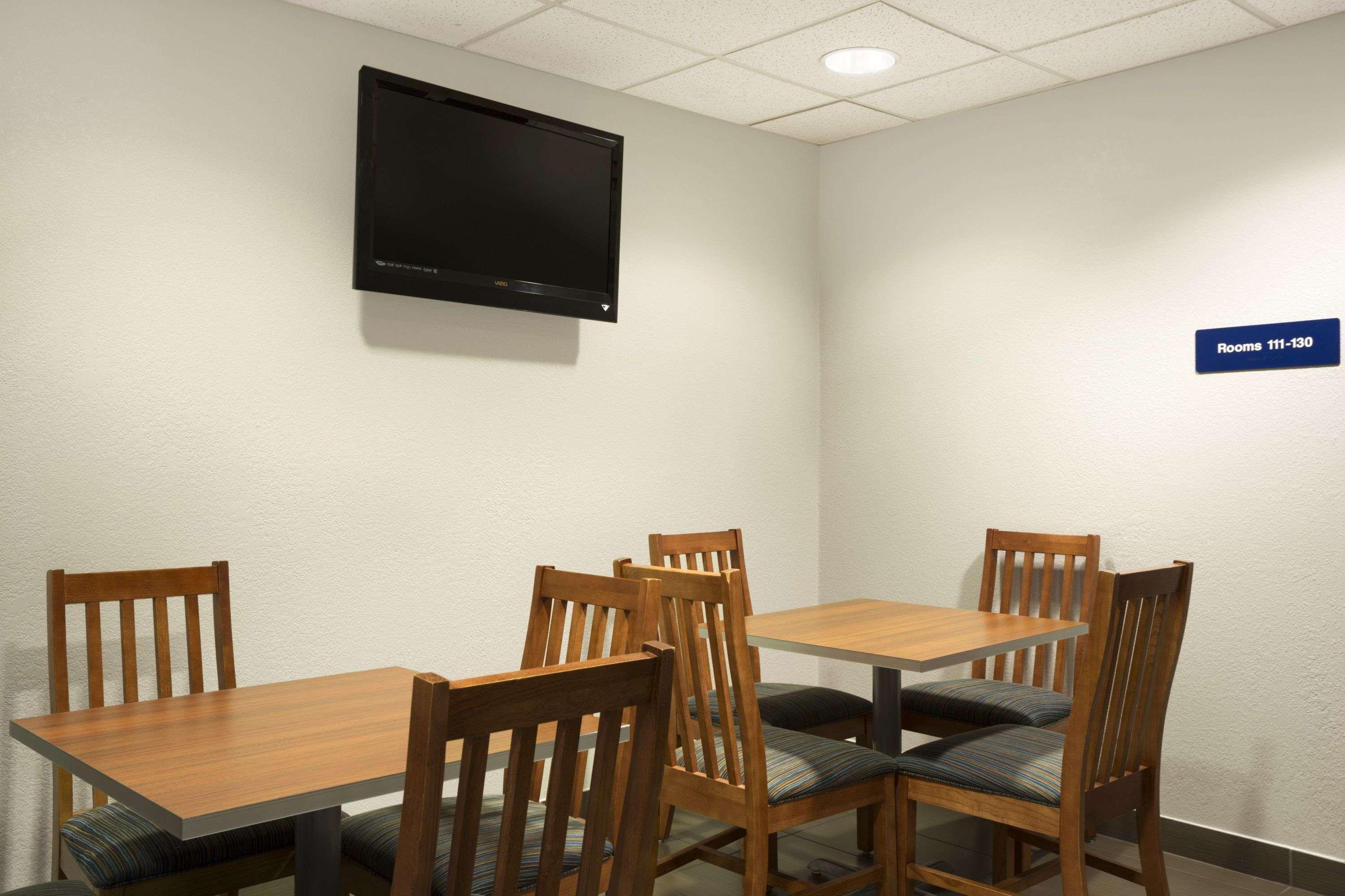 Microtel Inn By Wyndham Louisville East Εξωτερικό φωτογραφία