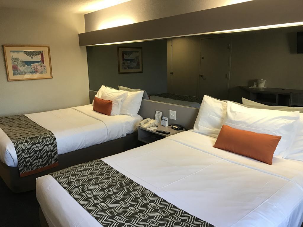Microtel Inn By Wyndham Louisville East Εξωτερικό φωτογραφία