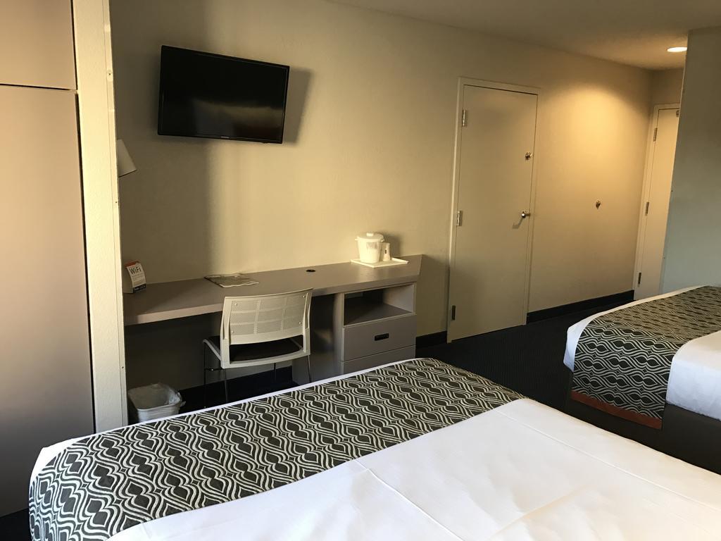Microtel Inn By Wyndham Louisville East Εξωτερικό φωτογραφία